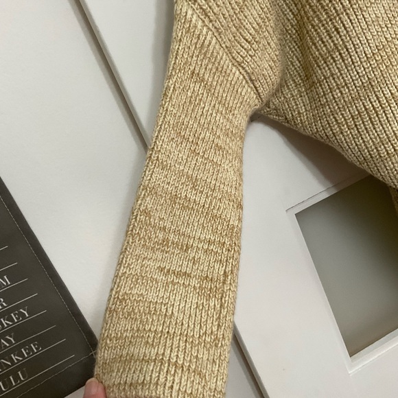 Toby Women’s sweater/faux fur cardigan size Medium - Picture 3 of 7